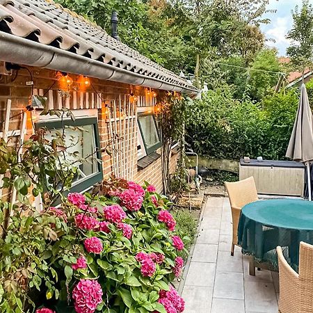 1 Bedroom Gorgeous Home In Zoutelande Bagian luar foto