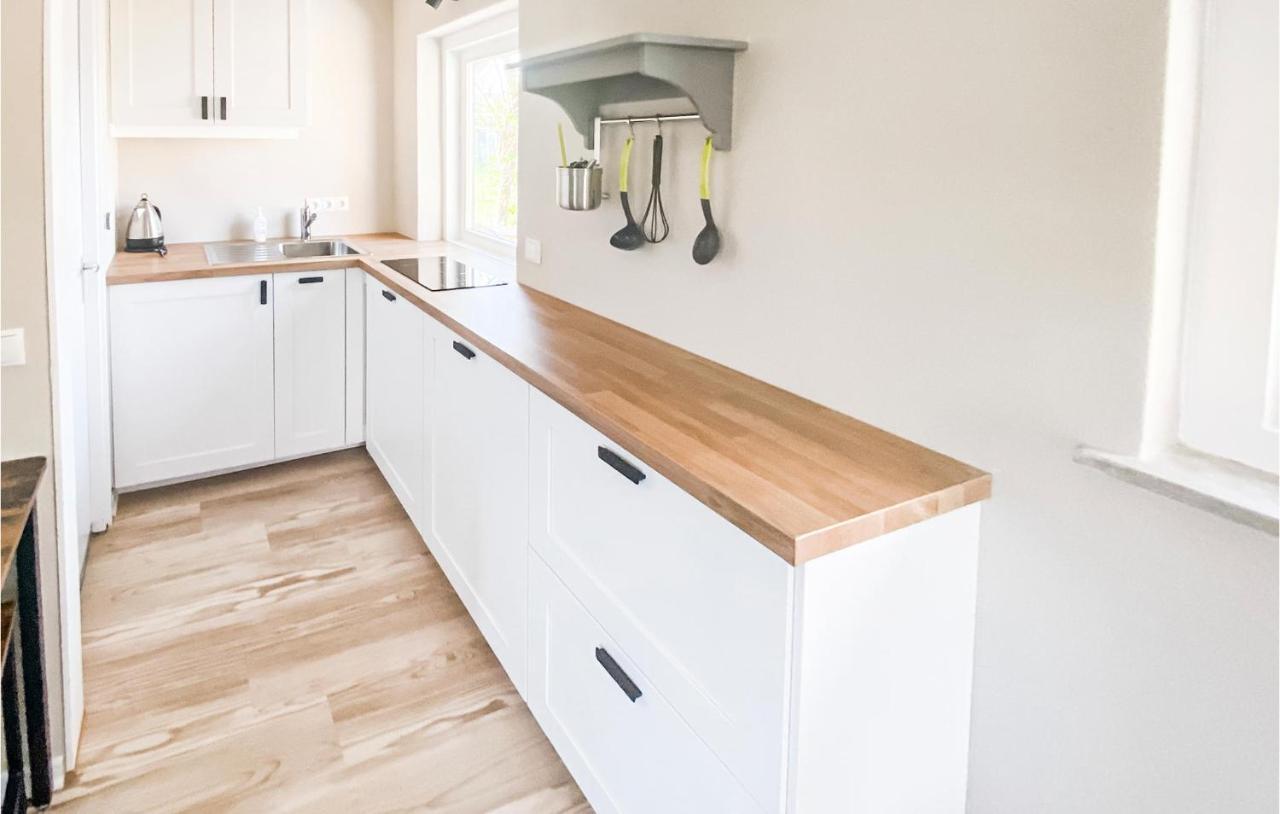 1 Bedroom Gorgeous Home In Zoutelande Bagian luar foto